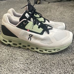 On Cloud Cloudstratus Size 11